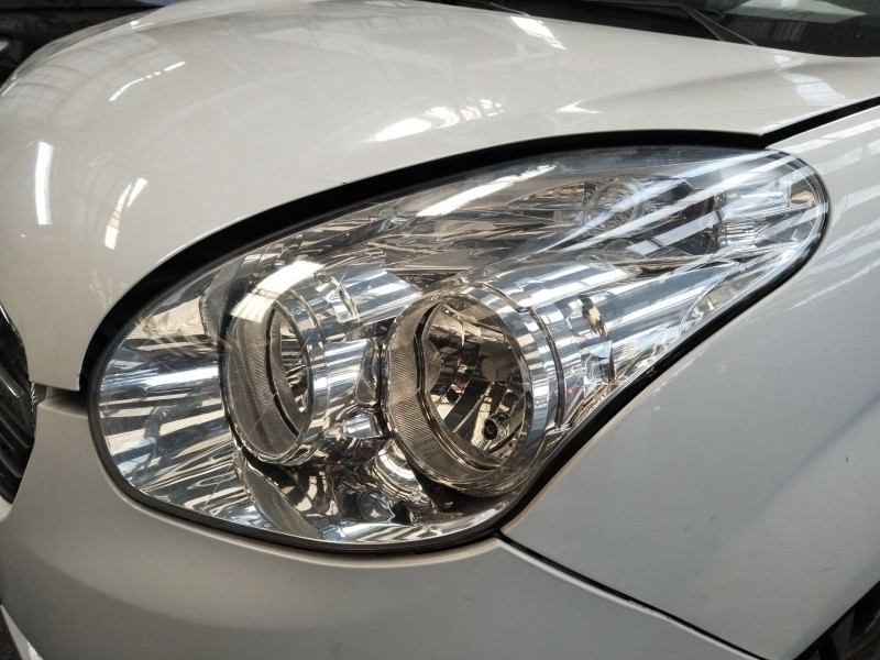 Recambio de faro izquierdo para opel combo furgoneta/monovolumen (x12) 1.3 cdti (b05) referencia OEM IAM 95526869  