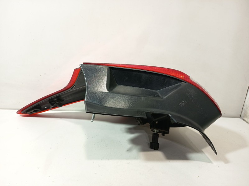 Recambio de piloto trasero derecho para ford focus iv (hn) 1.0 ecoboost referencia OEM IAM 1825318  