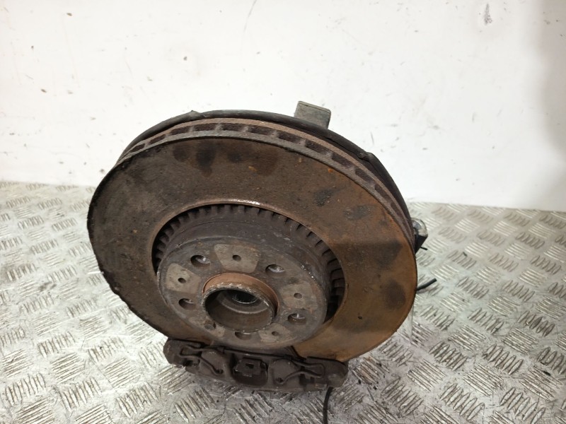 Recambio de mangueta delantera derecha para volvo xc70 d5 awd kinetic referencia OEM IAM 8663289  