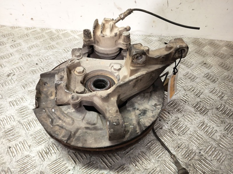 Recambio de mangueta delantera derecha para volvo xc70 d5 awd kinetic referencia OEM IAM 8663289  