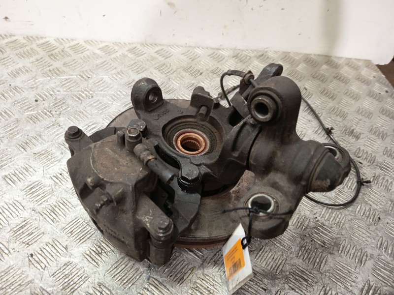 Recambio de mangueta delantera izquierda para nissan primera hatchback (p12) 2.0 referencia OEM IAM 40011AU000  