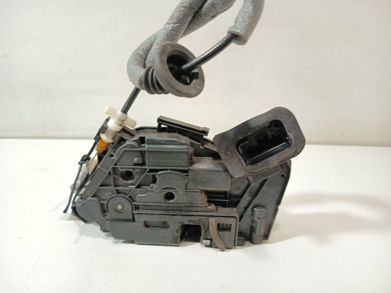 Recambio de cerradura puerta trasera derecha para skoda rapid (nh3, nk3, nk6) 1.6 tdi referencia OEM IAM 5E0839016A  