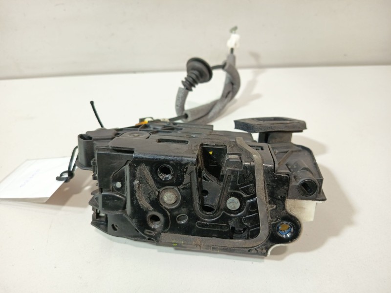 Recambio de cerradura puerta trasera derecha para skoda rapid (nh3, nk3, nk6) 1.6 tdi referencia OEM IAM 5E0839016A  