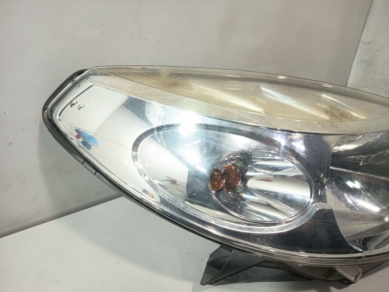 Recambio de faro derecho para dacia sandero (bs_) 1.2 16v referencia OEM IAM 8200733877  