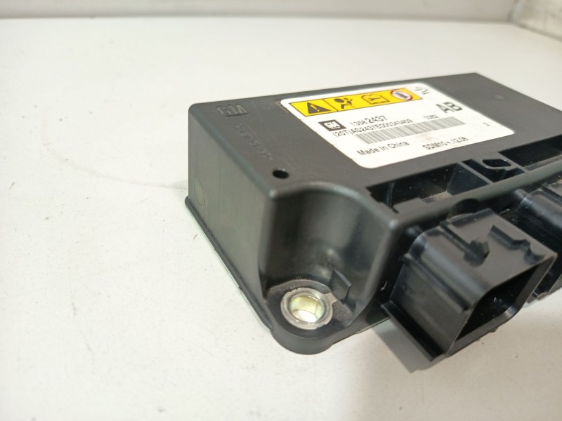 Recambio de centralita airbag para chevrolet orlando (j309) 2.0 d referencia OEM IAM 13582437  