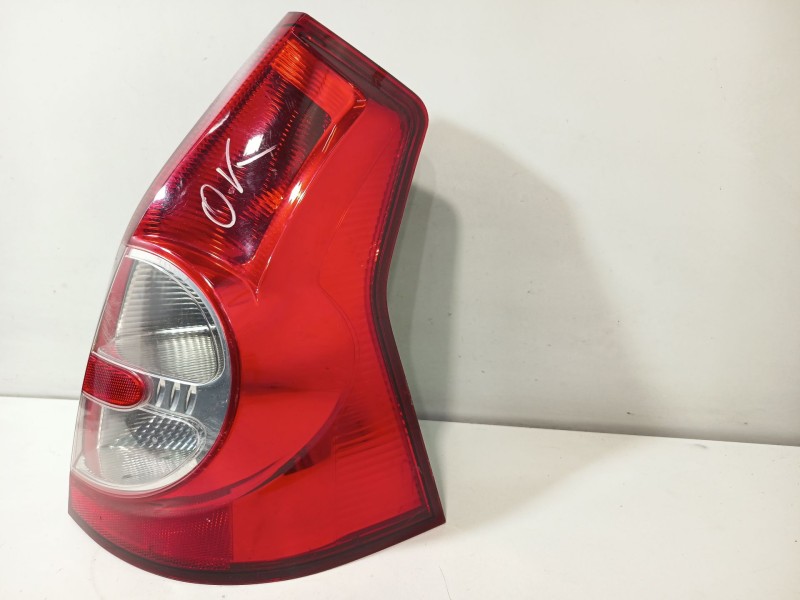 Recambio de piloto trasero derecho para dacia sandero (bs_) 1.2 16v referencia OEM IAM 8200734824  