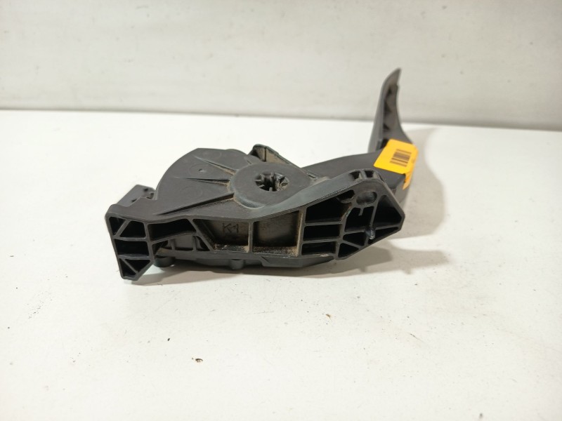 Recambio de pedal acelerador para chevrolet orlando (j309) 2.0 d referencia OEM IAM 13253781  