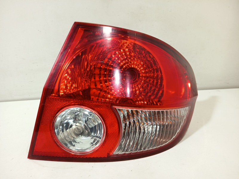 Recambio de piloto trasero derecho para hyundai getz (tb) 1.3 i referencia OEM IAM 924021C010  