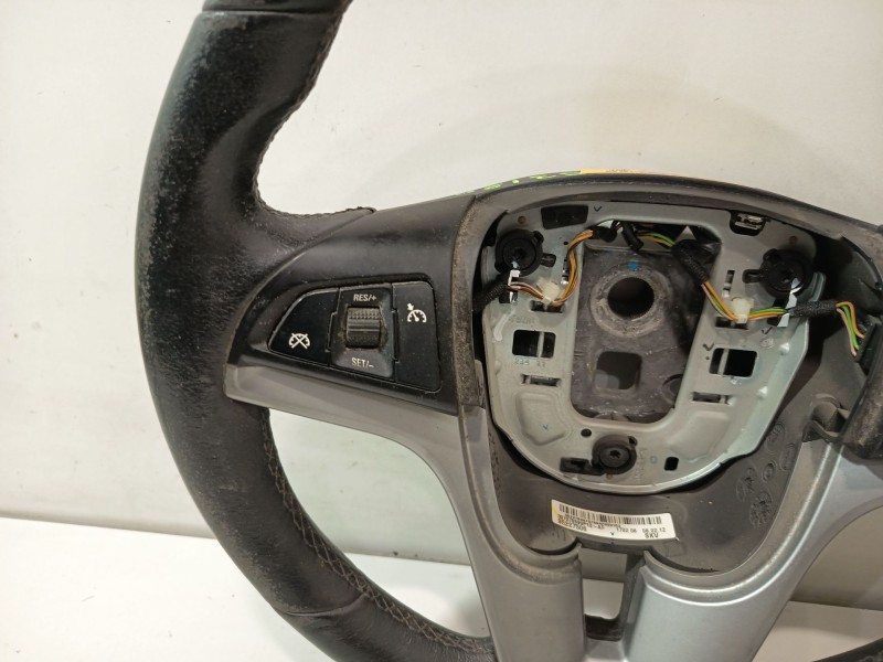 Recambio de volante para chevrolet orlando (j309) 2.0 d referencia OEM IAM 95227506  