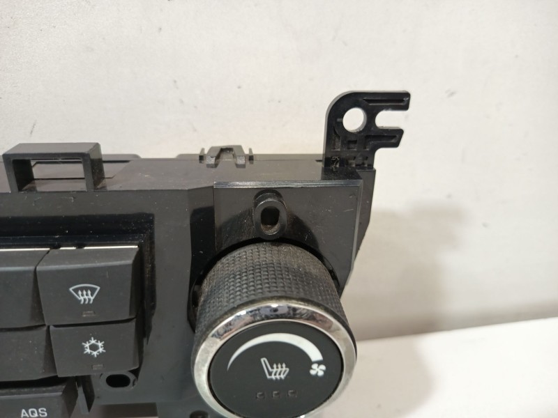 Recambio de mando calefaccion / aire acondicionado para chevrolet orlando (j309) 2.0 d referencia OEM IAM 3870588  