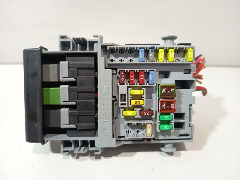 Recambio de caja reles / fusibles para chevrolet orlando (j309) 2.0 d referencia OEM IAM 96964227  