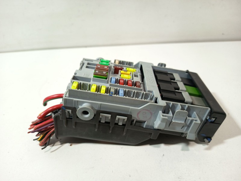 Recambio de caja reles / fusibles para chevrolet orlando (j309) 2.0 d referencia OEM IAM 96964227  