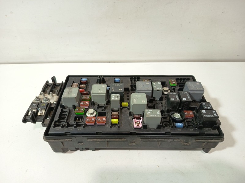 Recambio de caja reles / fusibles para chevrolet orlando (j309) 2.0 d referencia OEM IAM 529050199  