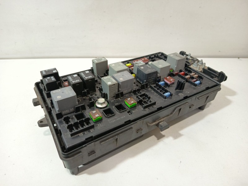 Recambio de caja reles / fusibles para chevrolet orlando (j309) 2.0 d referencia OEM IAM 529050199  