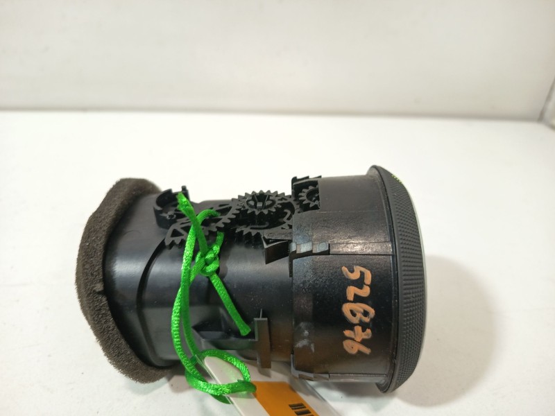 Recambio de aireador para audi a3 sportback (8pa) 1.6 fsi referencia OEM IAM 8P0820901A  