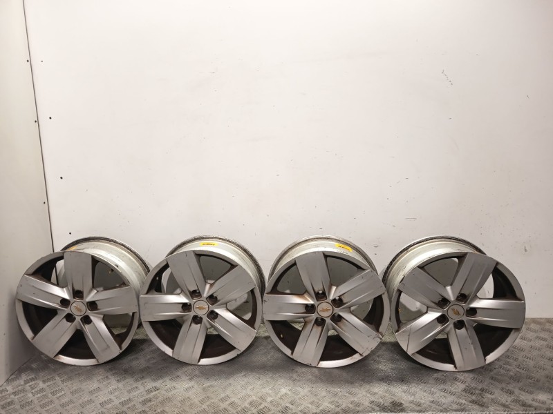 Recambio de juego llantas para chevrolet orlando (j309) 2.0 d referencia OEM IAM 96837903 17X7JX IS44 