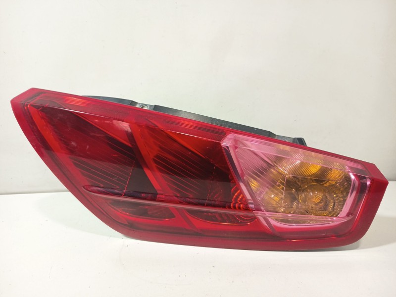 Recambio de piloto trasero derecho para fiat grande punto (199_) 1.9 d multijet referencia OEM IAM 0000051701590  