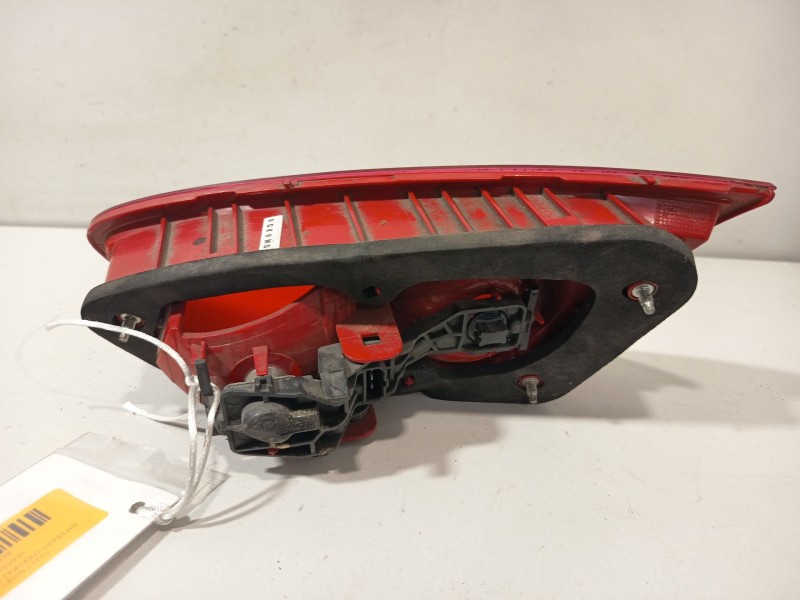 Recambio de piloto porton trasero derecho para seat leon (1p1) reference referencia OEM IAM 1P0945093F  