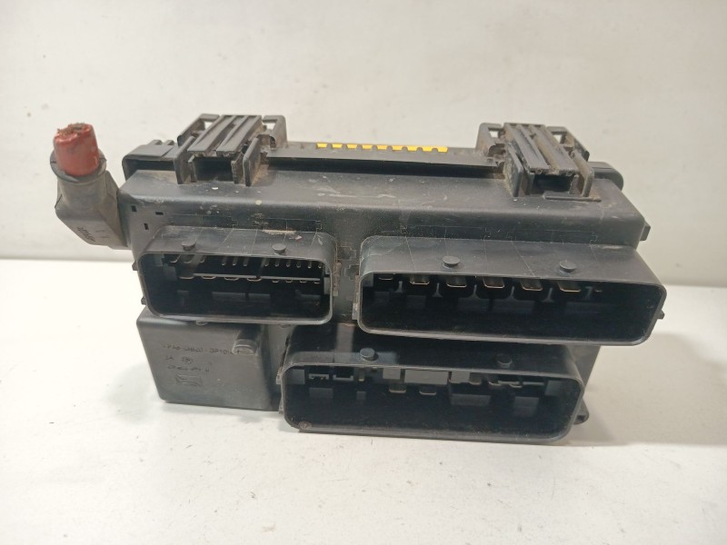 Recambio de caja reles / fusibles para volvo s60 i (384) d5 referencia OEM IAM 51775622DS  