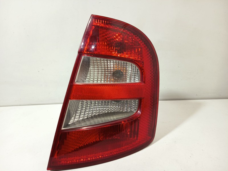 Recambio de piloto trasero derecho para skoda fabia i (6y2) 1.9 sdi referencia OEM IAM 6Y6945112B  