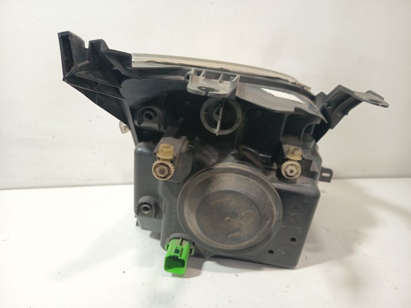 Recambio de faro izquierdo para ford fusion (ju_) 1.4 referencia OEM IAM 1547725  