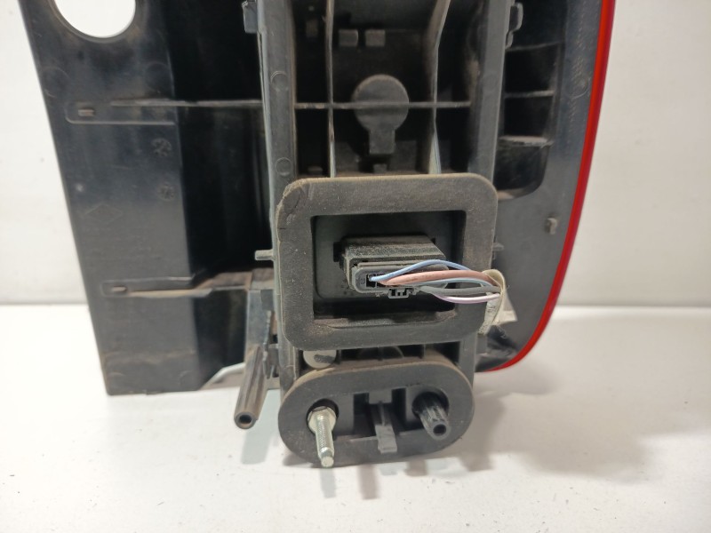 Recambio de piloto trasero izquierdo para dacia duster (hs_) 1.5 dci referencia OEM IAM 265551679R  