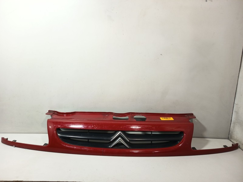 Recambio de rejilla delantera para citroën saxo 1.5 d sx referencia OEM IAM 9629954777  