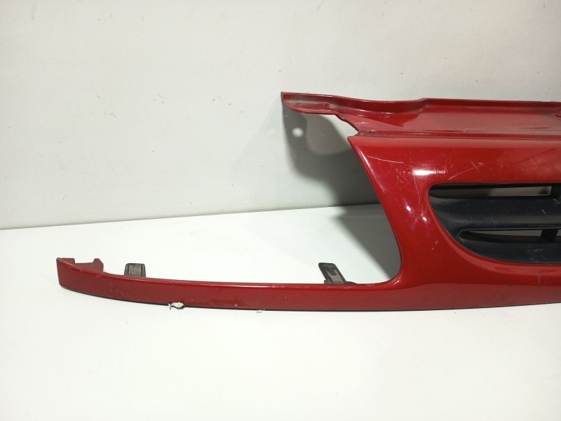 Recambio de rejilla delantera para citroën saxo 1.5 d sx referencia OEM IAM 9629954777  