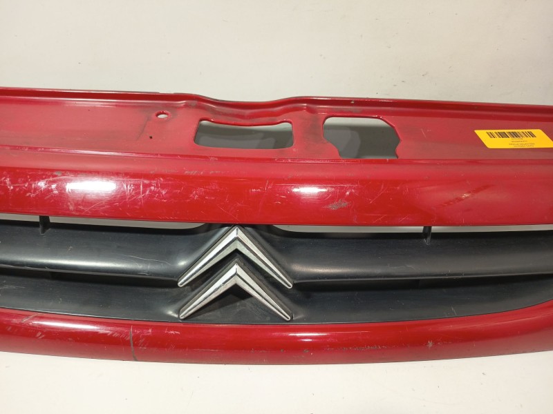 Recambio de rejilla delantera para citroën saxo 1.5 d sx referencia OEM IAM 9629954777  