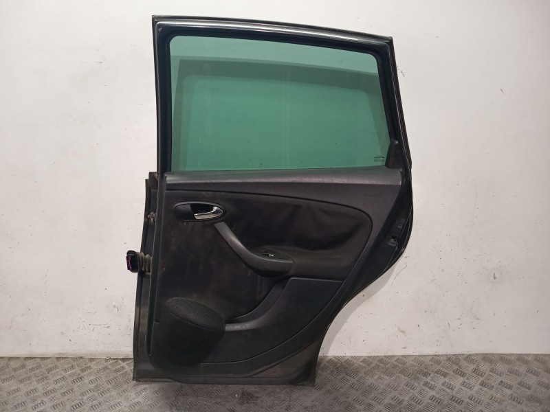 Recambio de puerta trasera derecha para seat altea (5p1) 2.0 tdi 16v referencia OEM IAM 5P0833056  