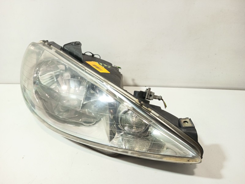 Recambio de faro derecho para peugeot 206 cc (2d) 2.0 s16 referencia OEM IAM 9628666780 6205S9 