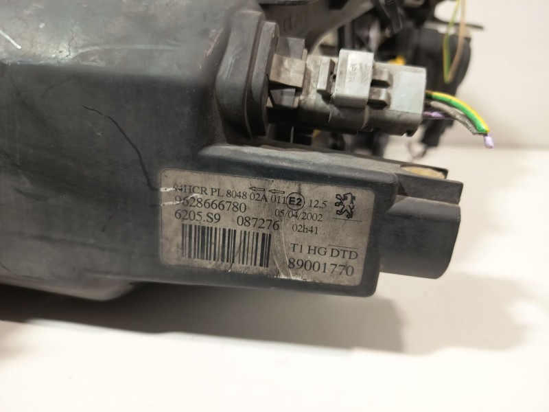 Recambio de faro derecho para peugeot 206 cc (2d) 2.0 s16 referencia OEM IAM 9628666780 6205S9 