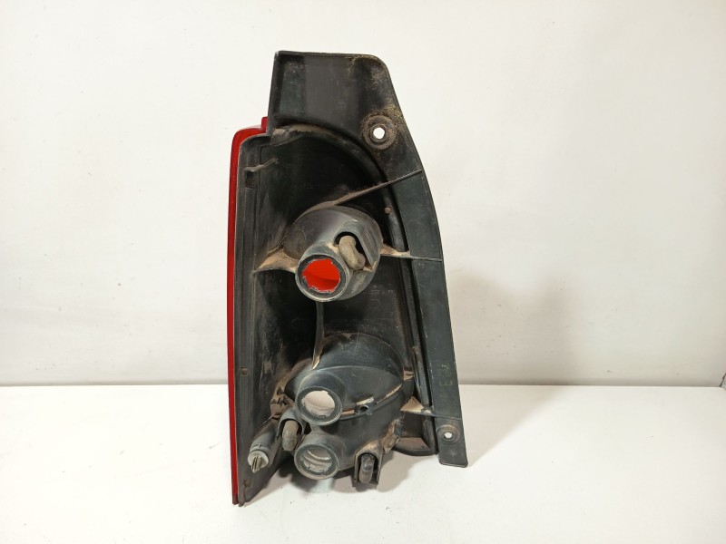 Recambio de piloto trasero derecho para opel agila a (h00) 1.2 16v (f68) referencia OEM IAM 9209545  
