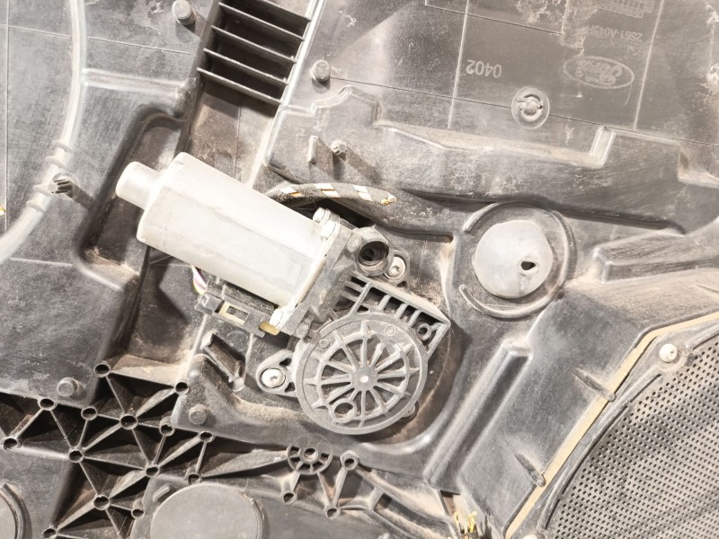 Recambio de elevalunas delantero derecho para ford fiesta (cbk) ambiente referencia OEM IAM 1567722  