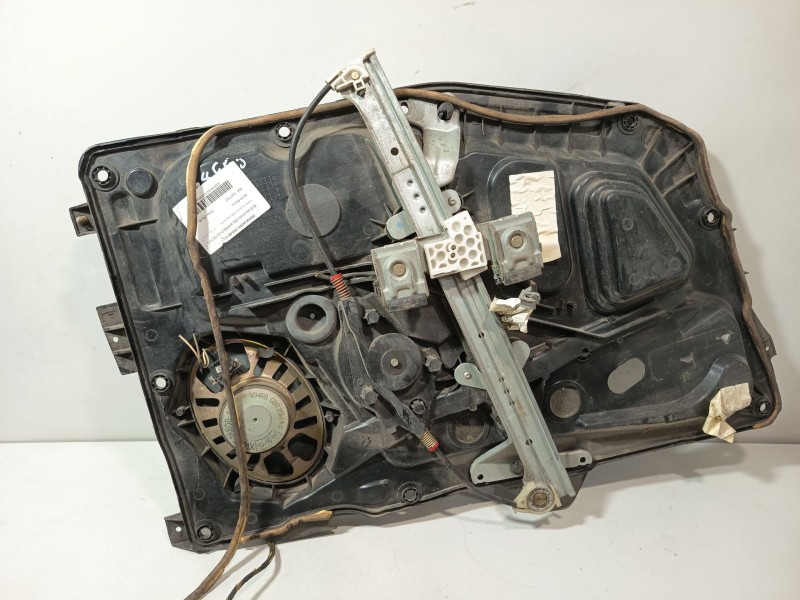 Recambio de elevalunas delantero derecho para ford fiesta (cbk) ambiente referencia OEM IAM 1567722  