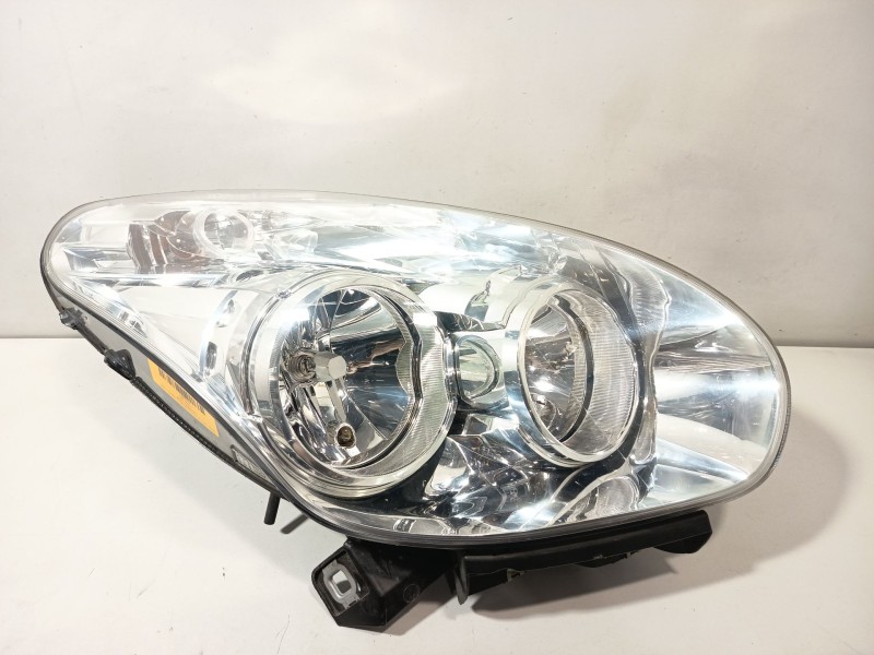 Recambio de faro derecho para opel combo furgoneta/monovolumen (x12) 1.3 cdti (b05) referencia OEM IAM 95526867  