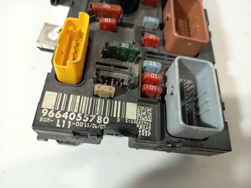 Recambio de caja reles / fusibles para peugeot 307 sw (3h) 1.6 hdi 110 referencia OEM IAM 9664055780  