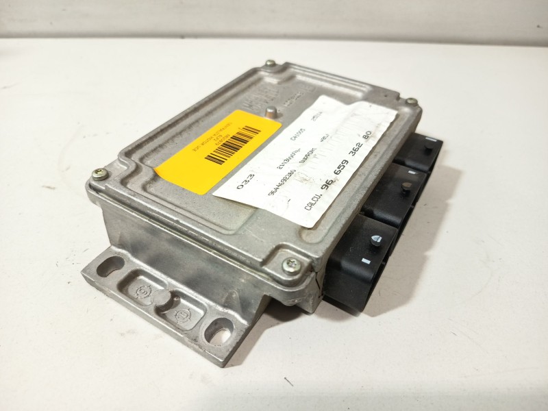 Recambio de centralita motor uce para ssangyong rodius i 2.7 xdi 4wd referencia OEM IAM 6LP2  