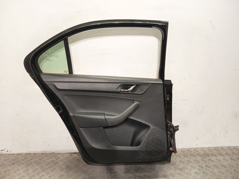 Recambio de puerta trasera izquierda para skoda rapid (nh3, nk3, nk6) 1.6 tdi referencia OEM IAM 60U833056  