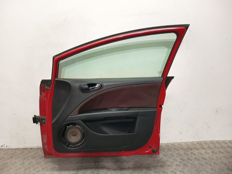 Recambio de puerta delantera derecha para seat leon (1p1) 2.0 tdi 16v referencia OEM IAM 1P0831056A  