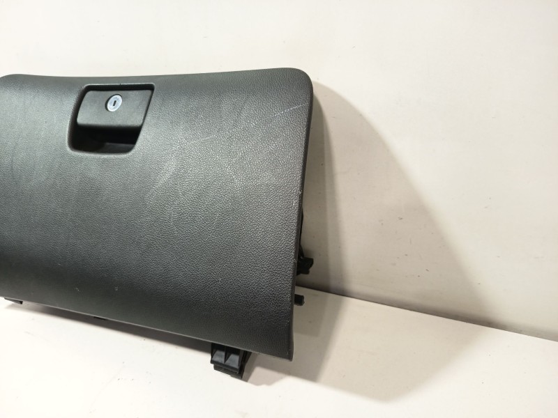Recambio de guantera para chevrolet orlando (j309) 2.0 d referencia OEM IAM 95130205  