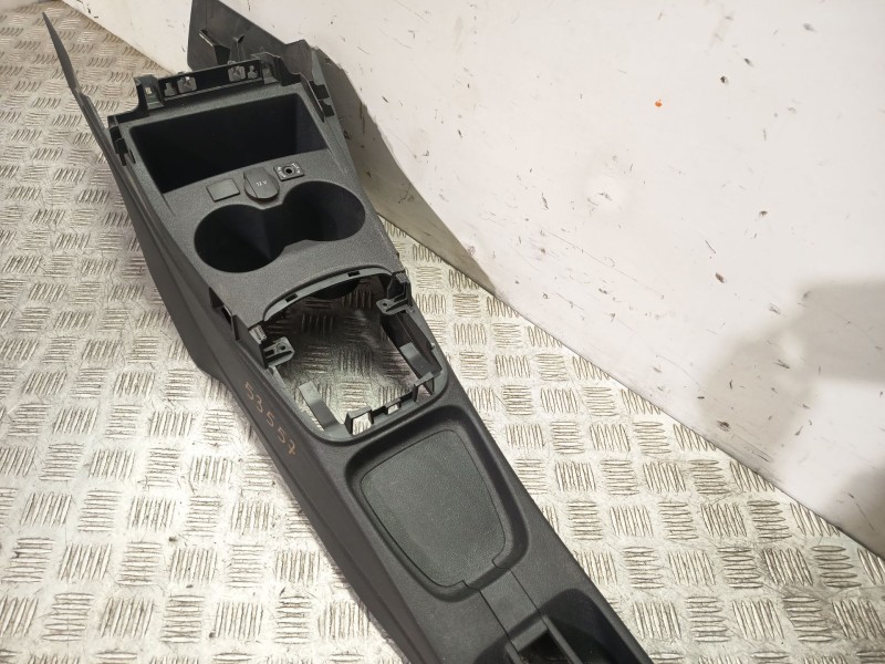 Recambio de consola central para volkswagen polo v (6r1, 6c1) 1.6 tdi referencia OEM IAM 6R0863241 6R0863243F82V 