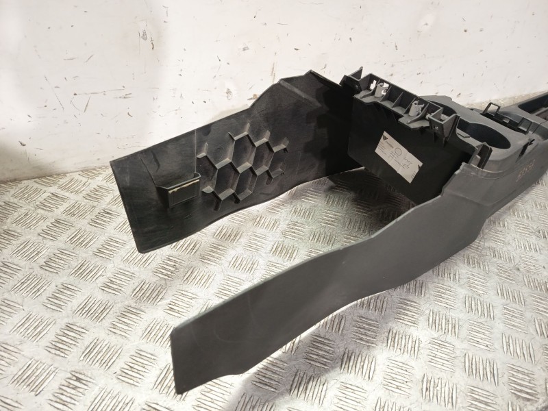 Recambio de consola central para volkswagen polo v (6r1, 6c1) 1.6 tdi referencia OEM IAM 6R0863241 6R0863243F82V 