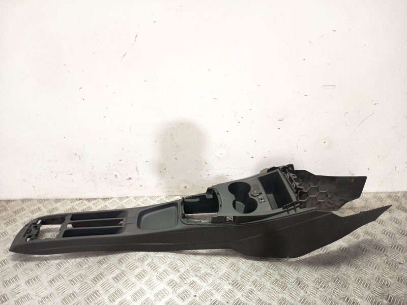 Recambio de consola central para volkswagen polo v (6r1, 6c1) 1.6 tdi referencia OEM IAM 6R0863241 6R0863243F82V 