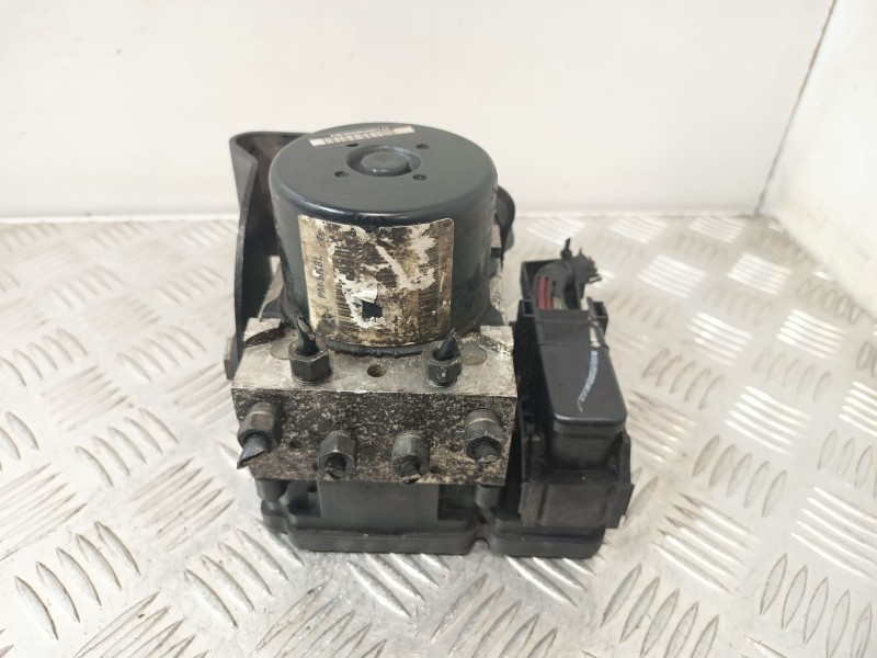 Recambio de abs para dodge caliber 2.0 crd referencia OEM IAM P05105823AC  