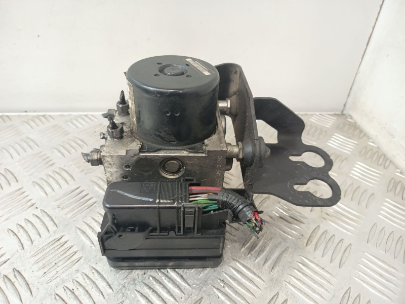 Recambio de abs para dodge caliber 2.0 crd referencia OEM IAM P05105823AC  