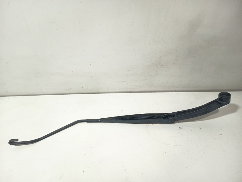 Recambio de brazo limpia delantero derecho para chevrolet orlando (j309) 2.0 d referencia OEM IAM 95287042  