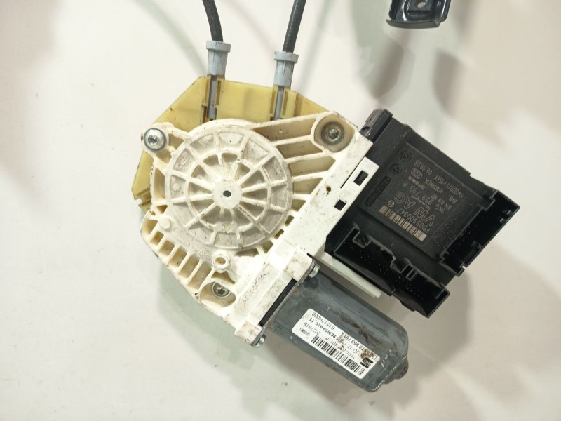 Recambio de elevalunas delantero izquierdo para seat leon (1p1) 1.4 tsi referencia OEM IAM 1P0837461A  