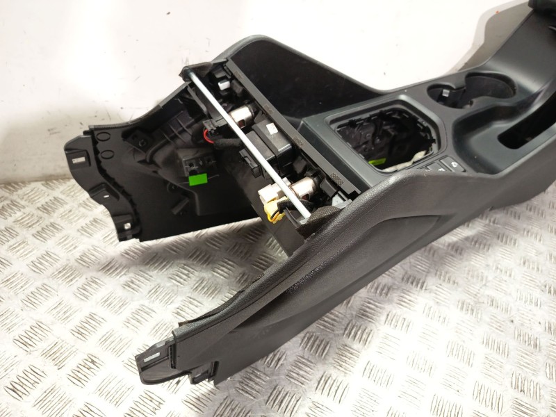 Recambio de apoyabrazos central para hyundai tucson (tl, tle) 1.6 gdi referencia OEM IAM 84612D7201  