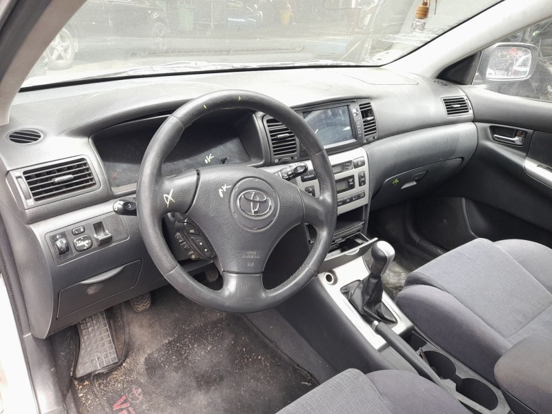 toyota corolla (_e12_) del año 2003